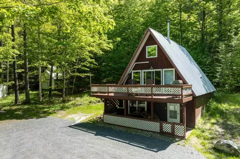 400 E Lake Rd, Ludlow, VT 05149