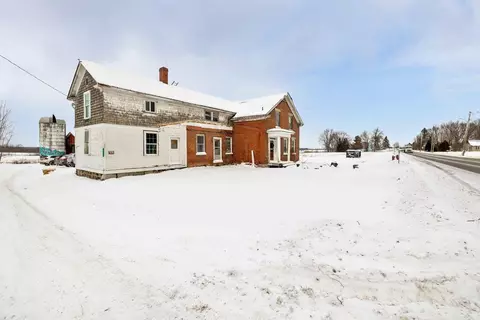 431 N Main St, Alburgh, VT 05440