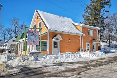 76 Main St, Conway, NH 03818