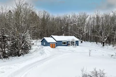 3078 N Hollow Rd, Rochester, VT 05767