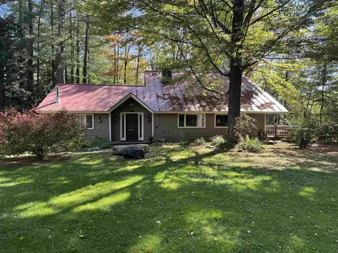 128 Upper Pines Rd, Warren, VT 05674