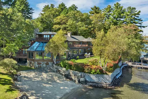 211 Dockham Shore Rd, Gilford, NH 03249