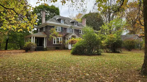 15 Bailey Ave, Claremont, NH 03743