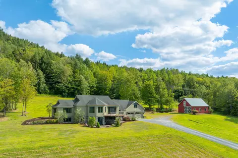 411 Wood Rd, Quechee, VT 05059
