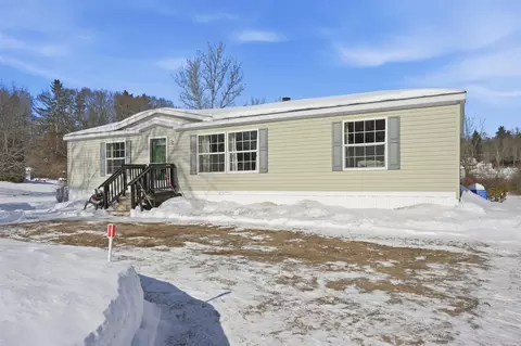 11 Darren Dr, Raymond, NH 03077