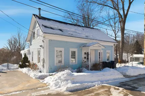 8 West St, Tilton, NH 03276