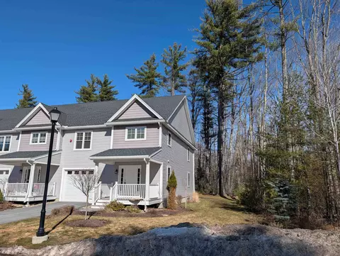 264 Woodview Way, Manchester, NH 03102