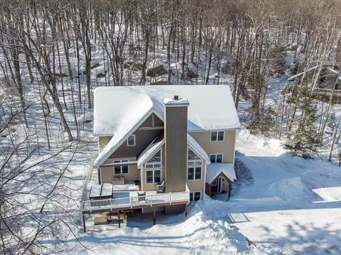563 Rim Rd, Killington, VT 05751