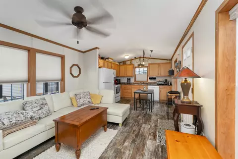 66 Brookwood Dr, Salem, NH 03079