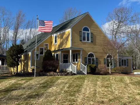 32 Lindsay Rd, Hooksett, NH 03106