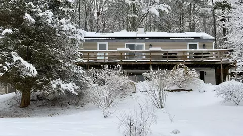 5 Old Turnpike Rd, Epsom, NH 03234