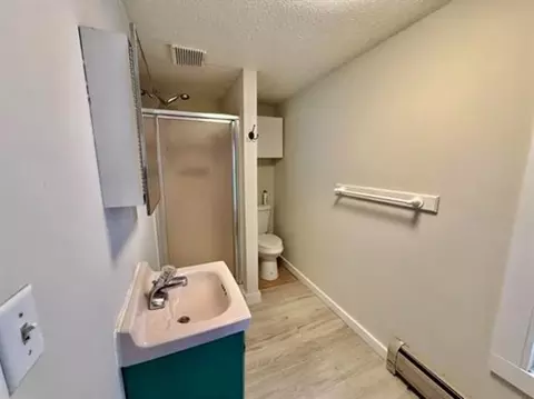 Bath - 59 78 Railroad St, Johnson, VT 05656 photo 7 of 10