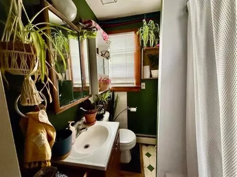 Bath - 59 78 Railroad St, Johnson, VT 05656 photo 3 of 10