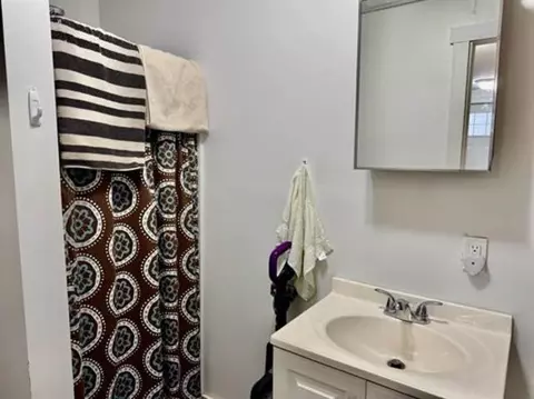 Bath - 59 78 Railroad St, Johnson, VT 05656 photo 6 of 10