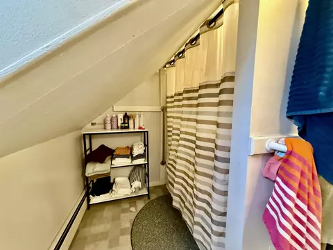 Bath - 59 78 Railroad St, Johnson, VT 05656 photo 4 of 10