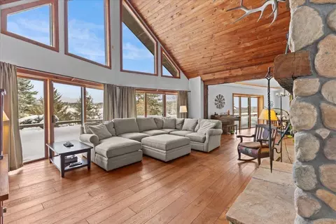 151 Rudys Ln, Stowe, VT 05672