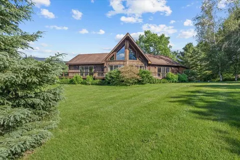 151 Rudys Ln, Stowe, VT 05672