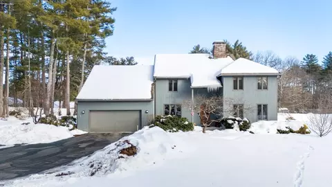 15 Martingale Rd, Amherst, NH 03031