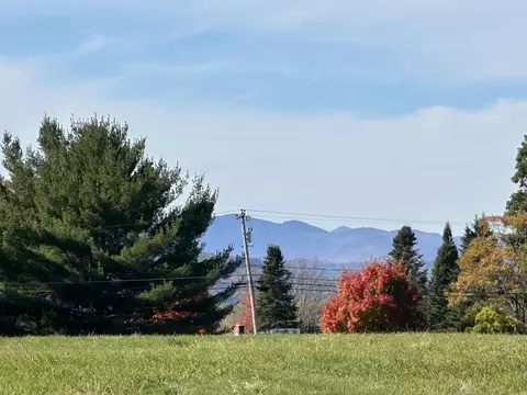 86 Dakin Rd, Ferrisburgh, VT 05456