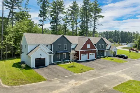 13 Mustang Dr # -B, Litchfield, NH 03052