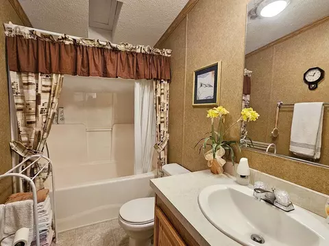 Bath - 427 Dewing Rd, Franklin, VT 05457 photo 2 of 2