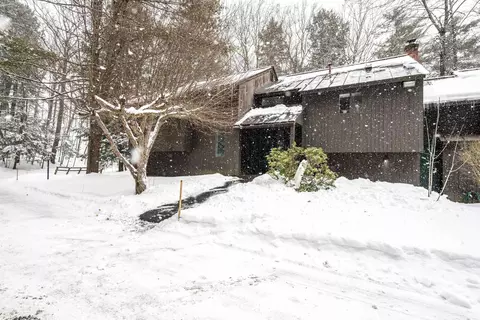 1299 Quechee Main St #2E, Hartford, VT 05059