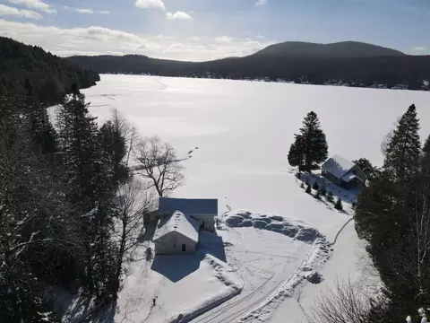 41 Danforth Rd, Glover, VT 05839