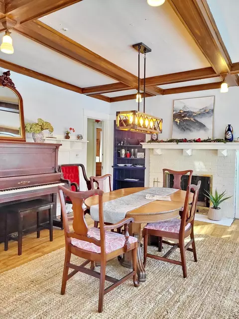 Dining - 2480 Main St, Bethlehem, NH 03574 photo 6 of 7