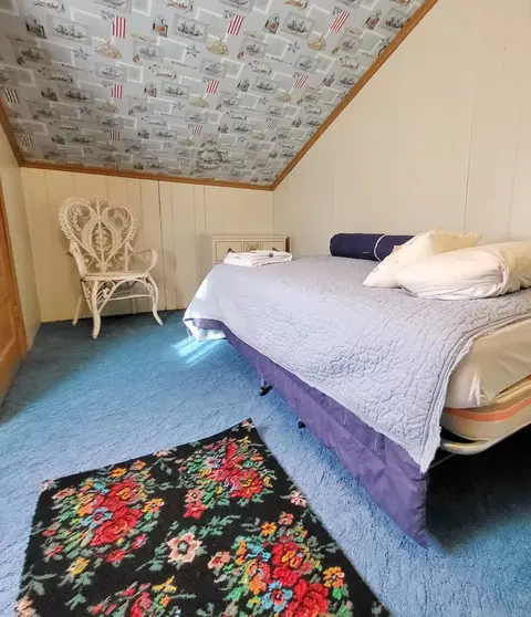 Bedroom - 2480 Main St, Bethlehem, NH 03574 photo 8 of 9