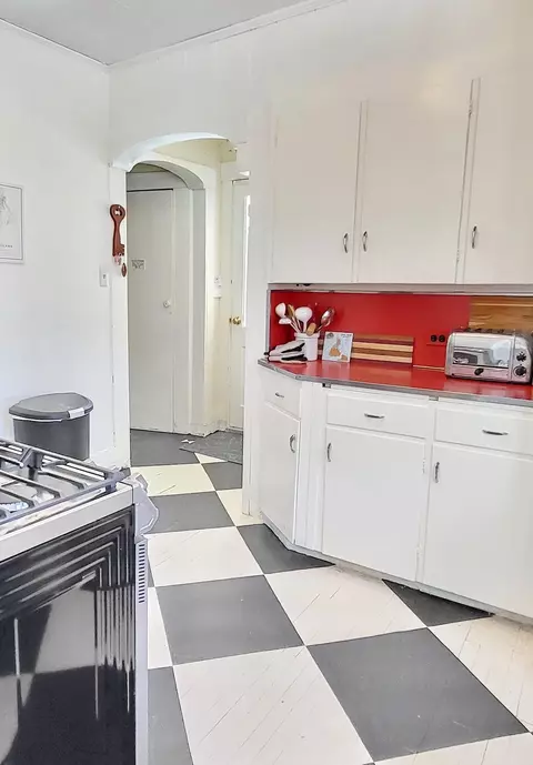 Kitchen - 2480 Main St, Bethlehem, NH 03574 photo 1 of 4