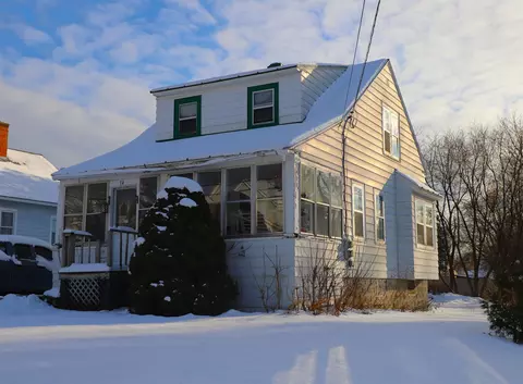 14 Upper Newton St, Saint Albans, VT 05478
