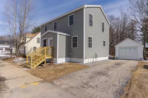 33 Linden St, Rochester, NH 03867