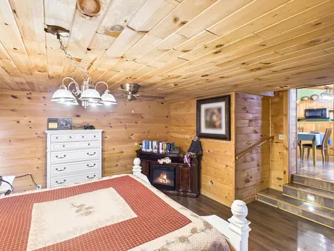Bedroom - 361 Jackson Lodge Rd, Canaan, VT 05903 photo 2 of 7