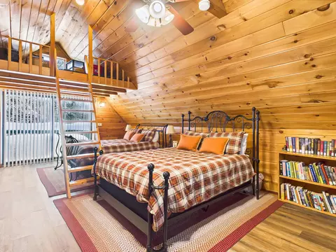 Bedroom - 361 Jackson Lodge Rd, Canaan, VT 05903 photo 3 of 7