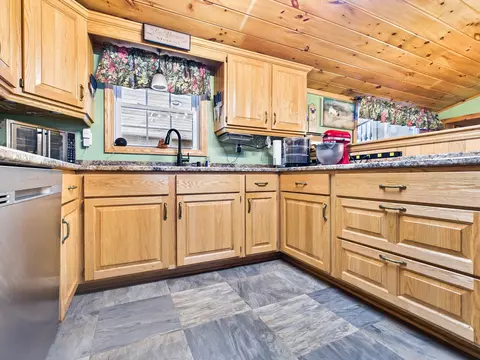 Kitchen - 361 Jackson Lodge Rd, Canaan, VT 05903 photo 4 of 5
