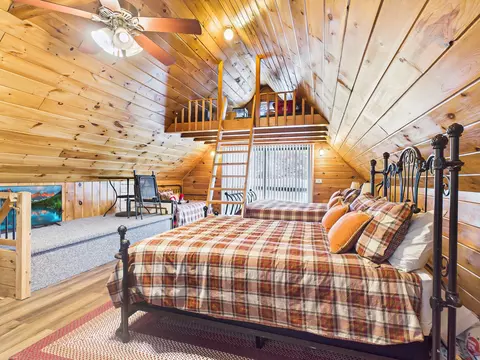 Bedroom - 361 Jackson Lodge Rd, Canaan, VT 05903 photo 5 of 7