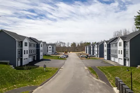 8 The Crossings At Village Ctr # D, Barrington, NH 03825