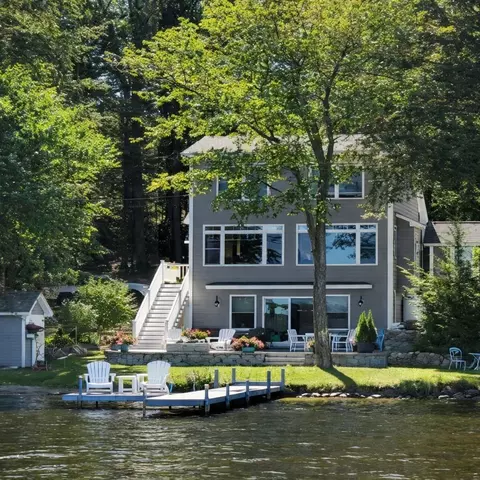271 Pond View Dr, Hampstead, NH 03841
