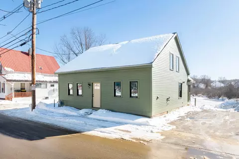 98 Water St, Laconia, NH 03246