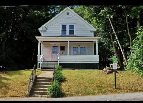 23 High St, Plymouth, NH 03264