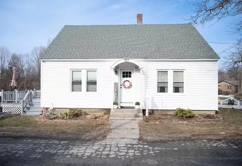 237 Pleasant St, Claremont, NH 03743