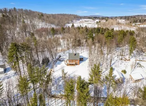 60 Irish Ln, Wallingford, VT 05773