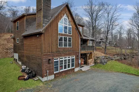 16 Rock Split Way, Wilmington, VT 05363