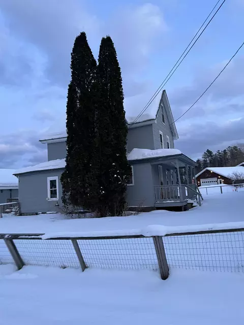 9 Prospect St, Orange, VT 05641