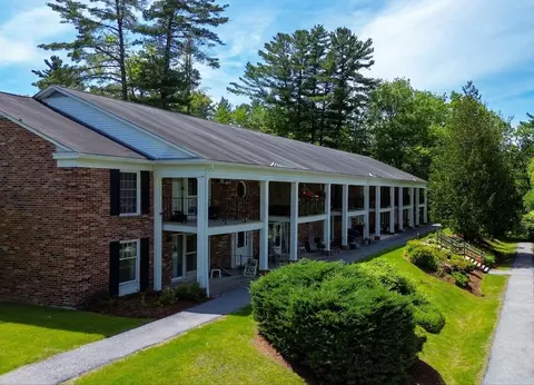 100 Kennedy Dr #74, South Burlington, VT 05403