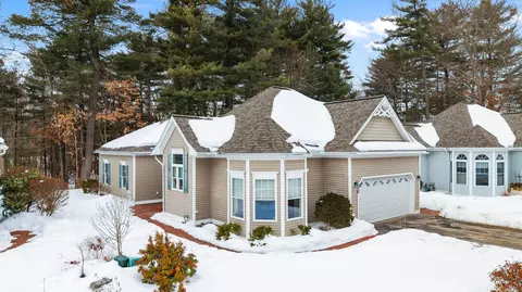 10 Houston Dr #10, Nashua, NH 03062