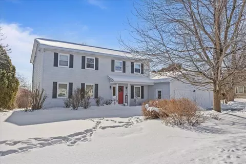 19 Dubois Dr, South Burlington, VT 05403