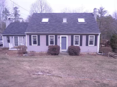 18 Manor View Dr, Raymond, NH 03077