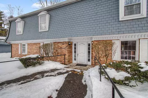 125 Kennedy Dr #10, South Burlington, VT 05403