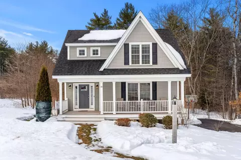 38 Wentworth St, Rollinsford, NH 03869